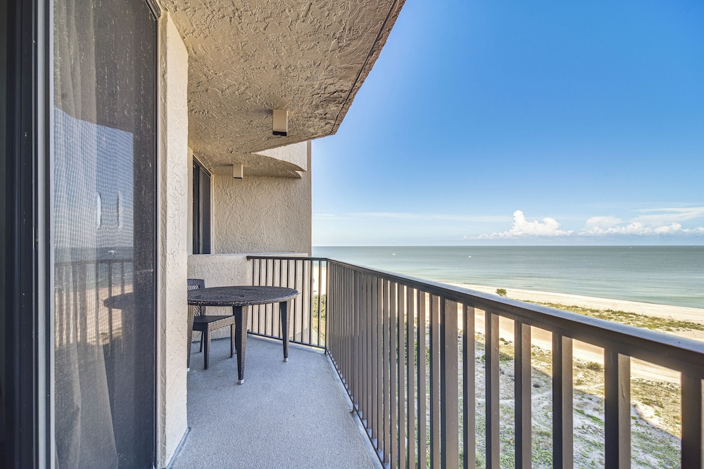 Walk to Beach & Eats: Condo w/ Pool in Clearwater!