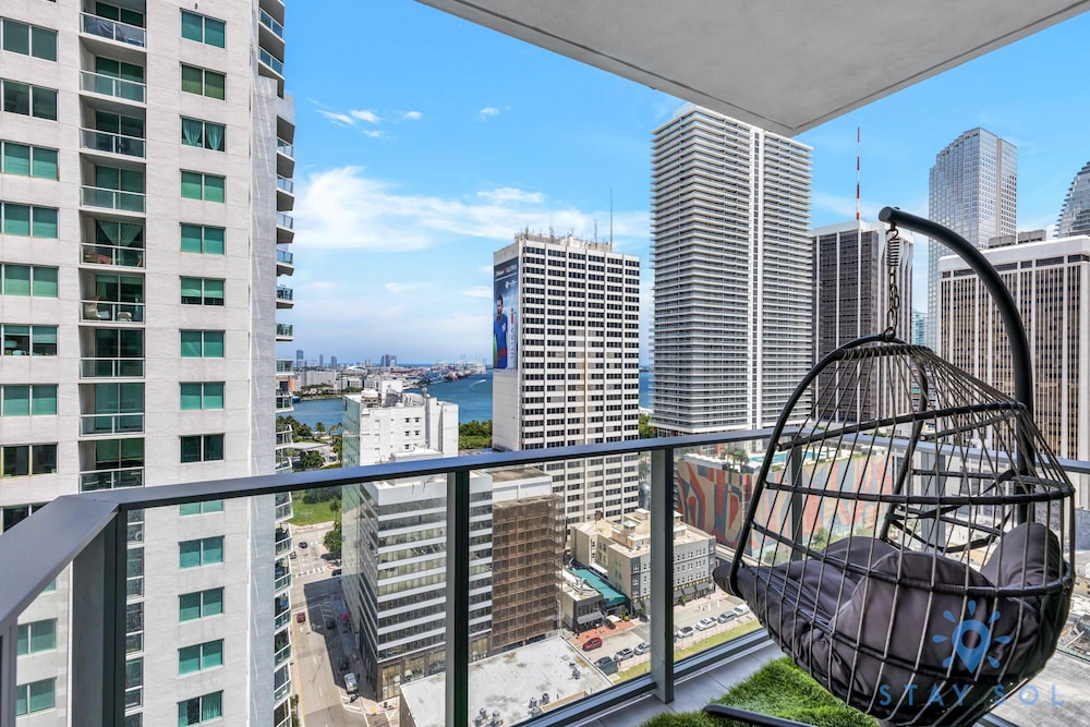 Beautiful Modern Apartment 1 BR Amazing Pool Gym