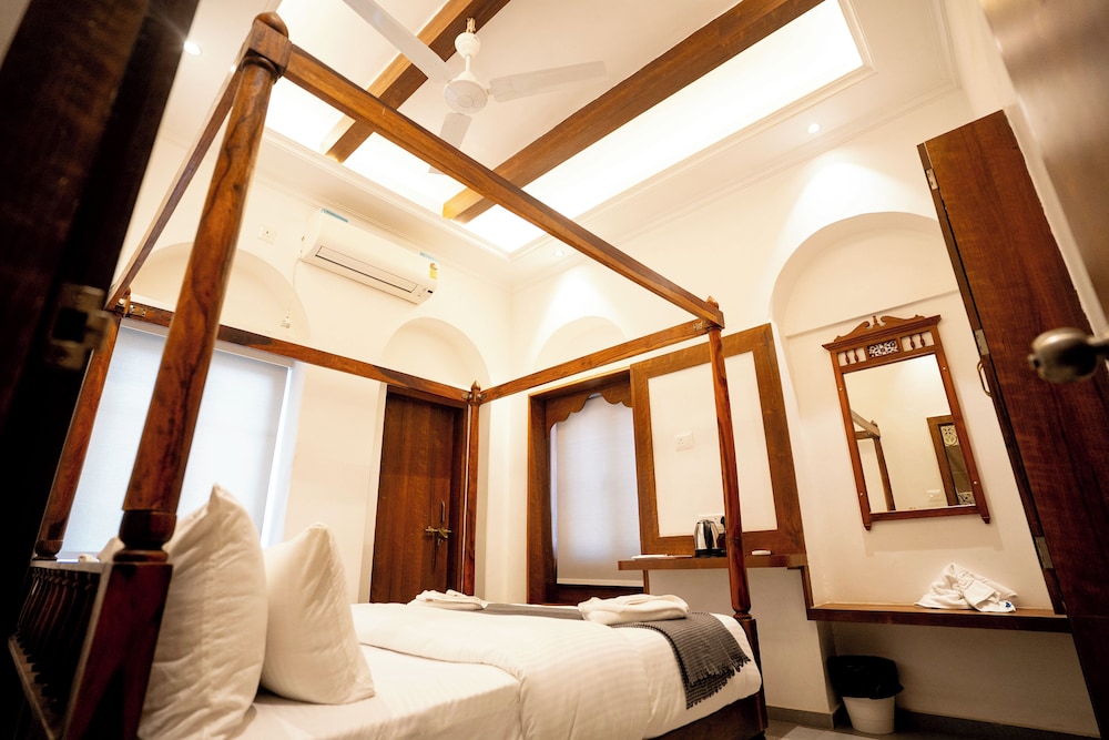 SHIVA KASHI HOTEL