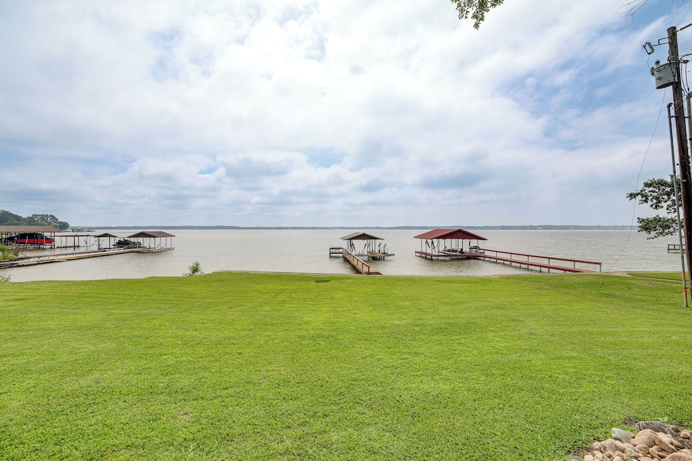 Waterfront Retreat w/ Dock on Cedar Creek Lake!