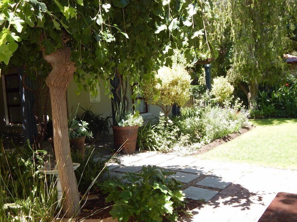 La Paix Guest House