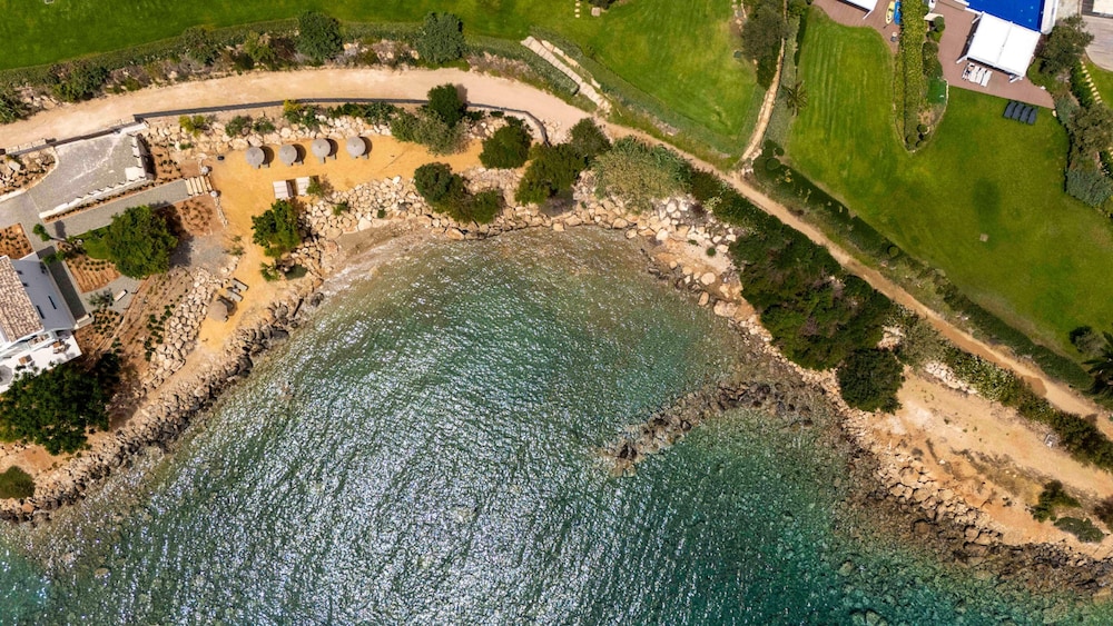 Sirena Solis Elevated Coastal Living Above Sirena Bay