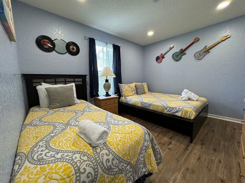 Regal Palms Swanky - Image 2