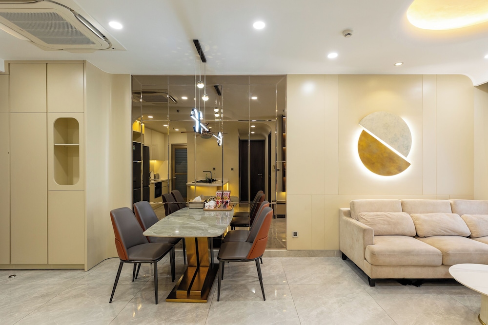 Midtown Premium Apartments