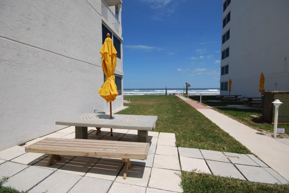 Smyrna Beach Club 818b