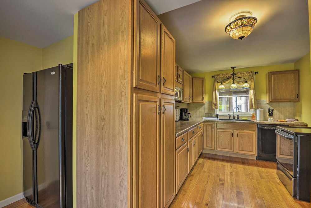 Spacious Home by Finger Lakes & Watkins Glen! view 4
