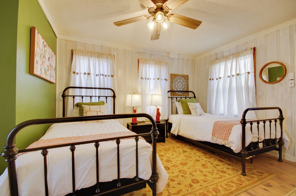 Lake View Cottage: Lake Ozarks Getaway view 4
