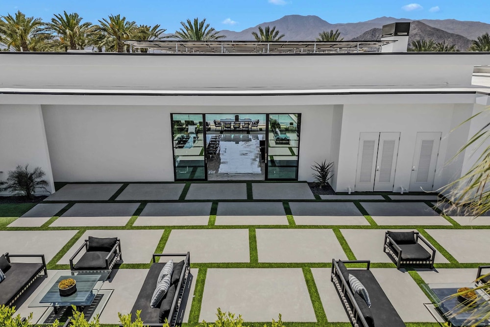 Sleeps 54 3 Luxury Villas w/ Pool + Spa, Pickleball Bravo by Avantstay