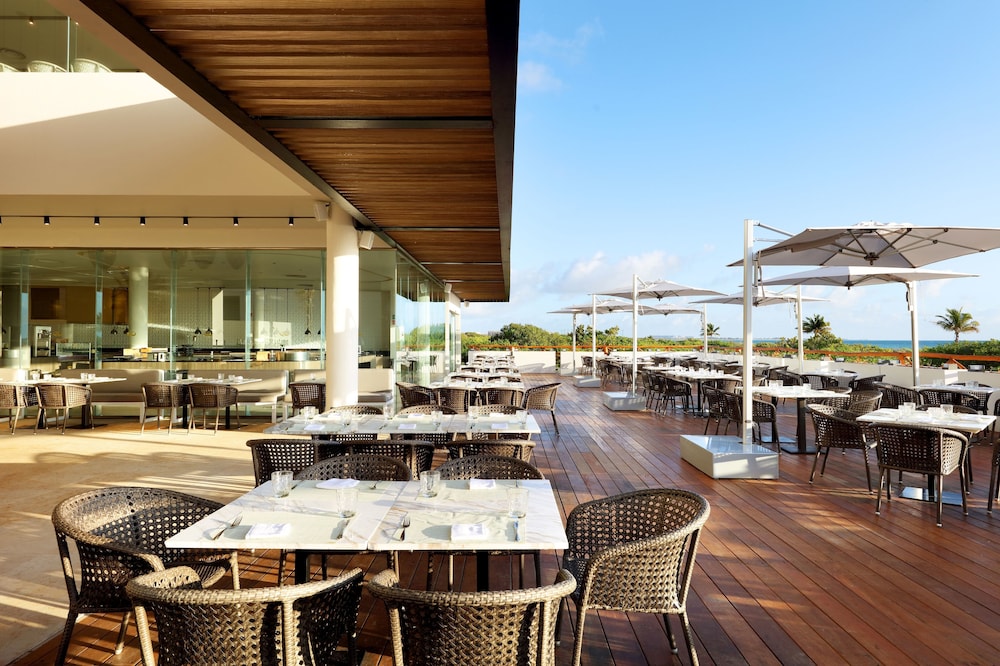 Family Selection at Grand Palladium Select Costa Mujeres - All Inclusive