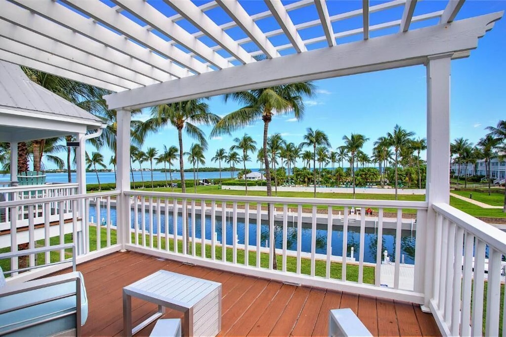 Waterfront Luxury Villa