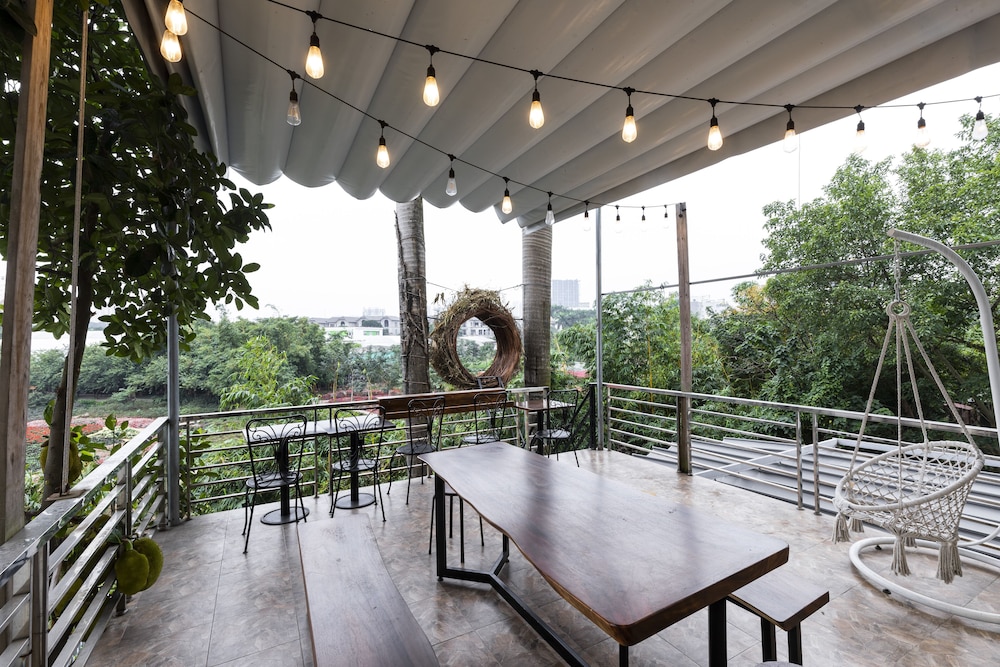 Em Am Homestay - West Lake