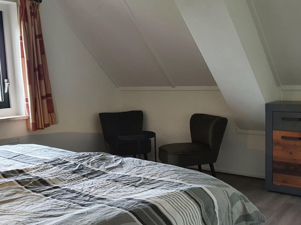 Nice Holiday Home with Sauna & Hot Tub near Wadden Sea view 3