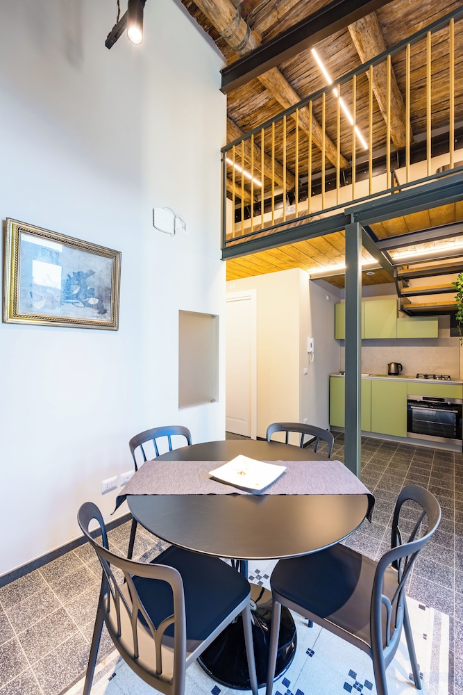 La Pinacoteca Aparthotel by NapoliApartments