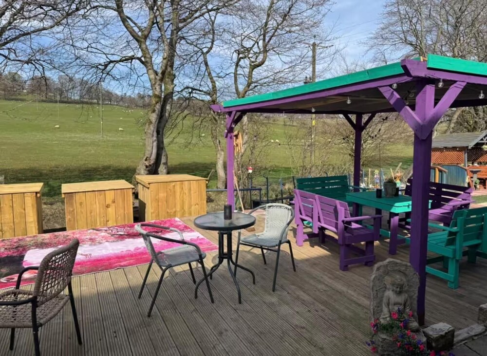 Shottskirk 5-bed Farmstay, Sleeps 13 With Hot Tub