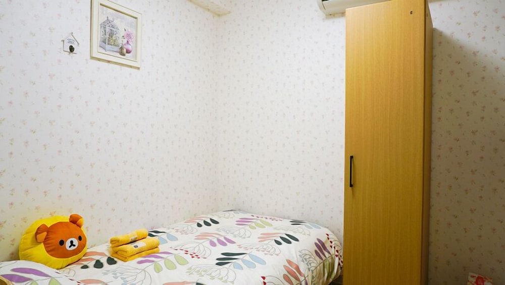 Breeze Shortstay Female Only