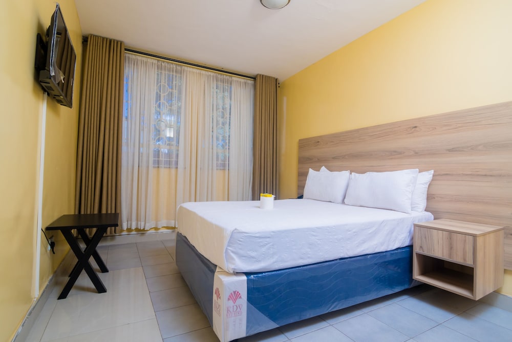 Orangestar Lodge view 4