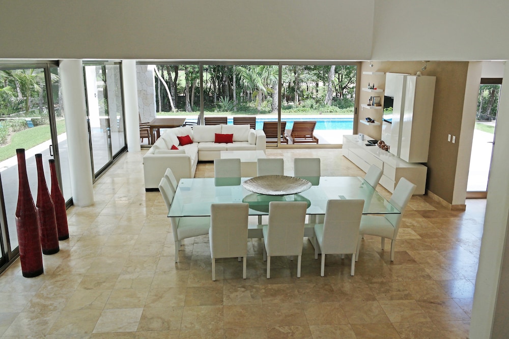 Bahia Principe Vacation Rentals - Three-Bedroom House