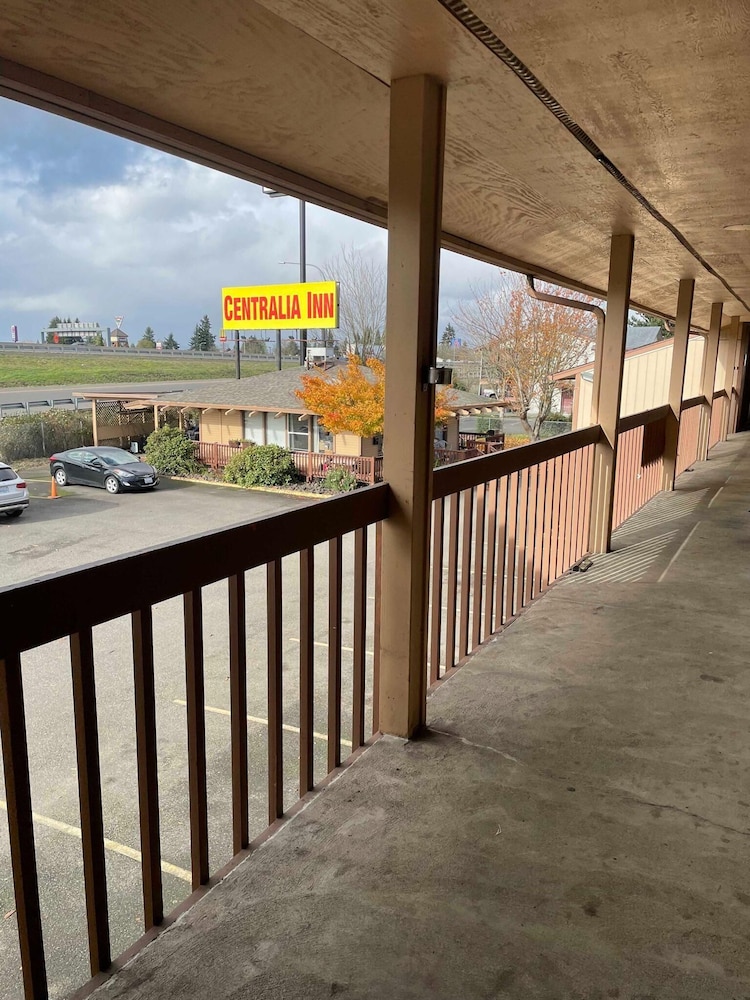Centralia Inn