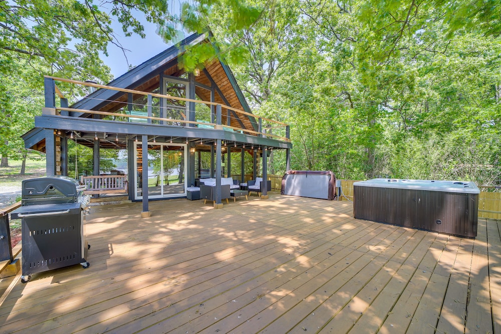 Furnished Deck + Lake Access: Fairland Log Cabin view 3
