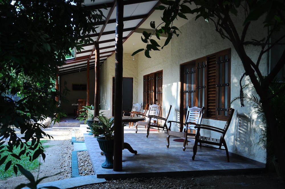 Dinstar Safari Lodge Udawalawa view 2