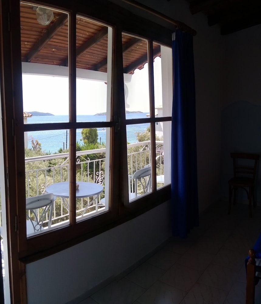AMARANTHOS SKIATHOS VIEW