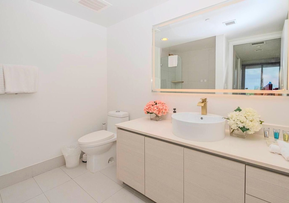 Luxury Ocean Views Apt 1208