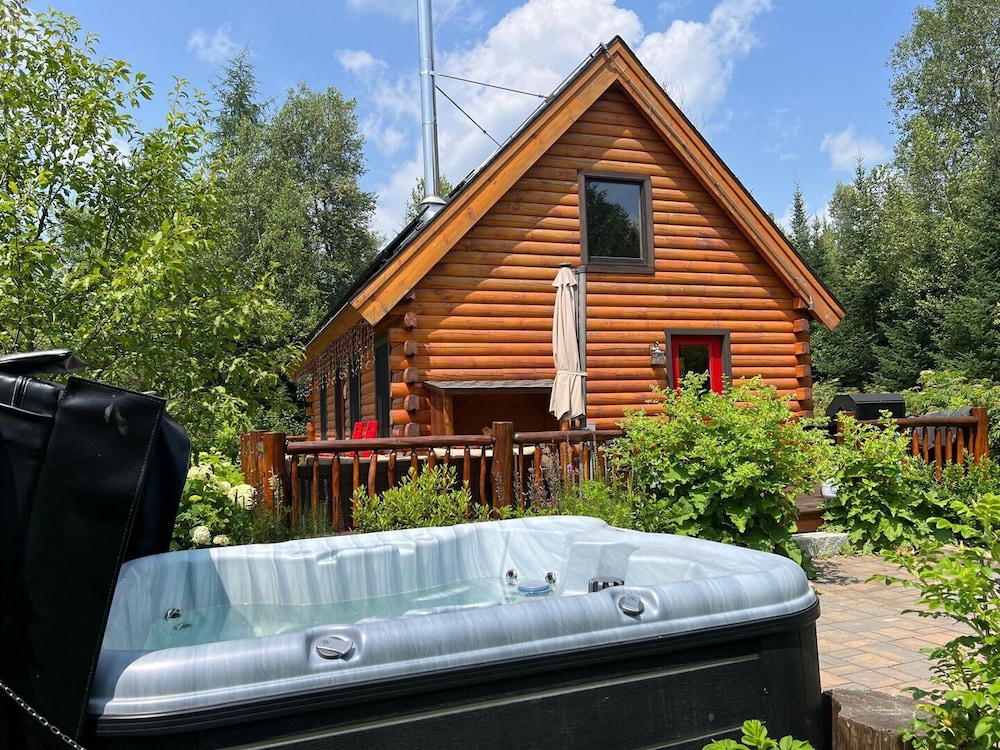 Moose Lodge and Cabins by Bretton Woods Vacations