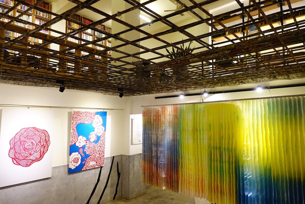 CaoJi Book inn Hostel