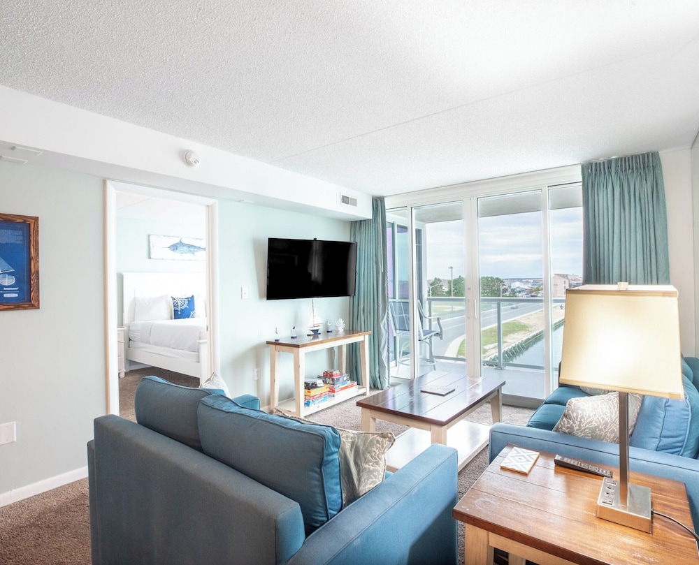 Bay Club Resort by Coolvacay