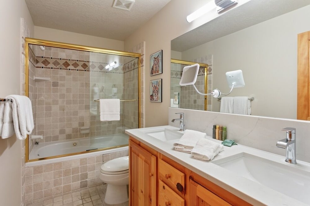 301 - Three Bedroom with Spa Bristlecone 3 Condo
