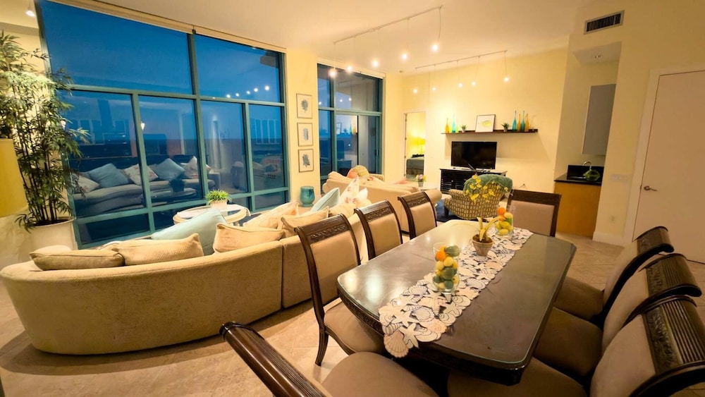 Penthouse Jr Unrivaled Luxury Insane Views 3 Bedroom Apts
