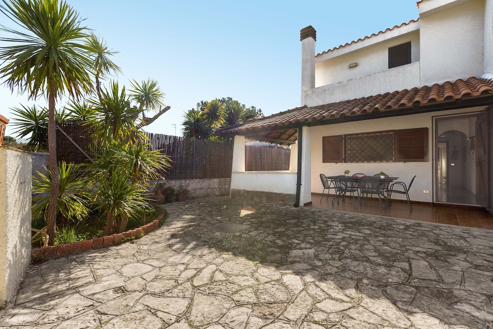Appartamento Canneto view 3