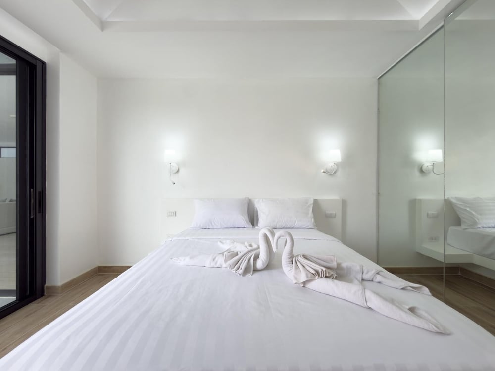 Stylish 3BR Pool Villa Lawan Villa (LWV1)