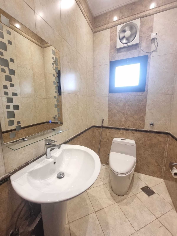 Hometel Khozama Jed