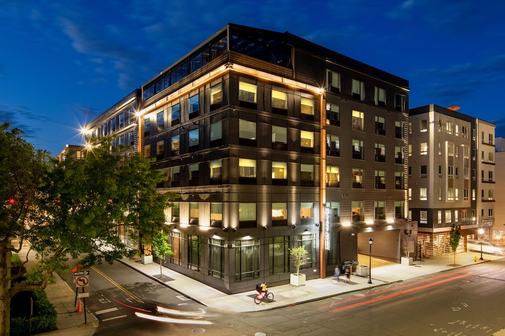 Hartford Vacations - The Blake Hotel - Property Image 5