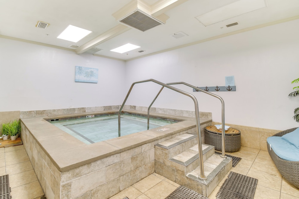 On-site Beach Access: Studio in Gulf Shores
