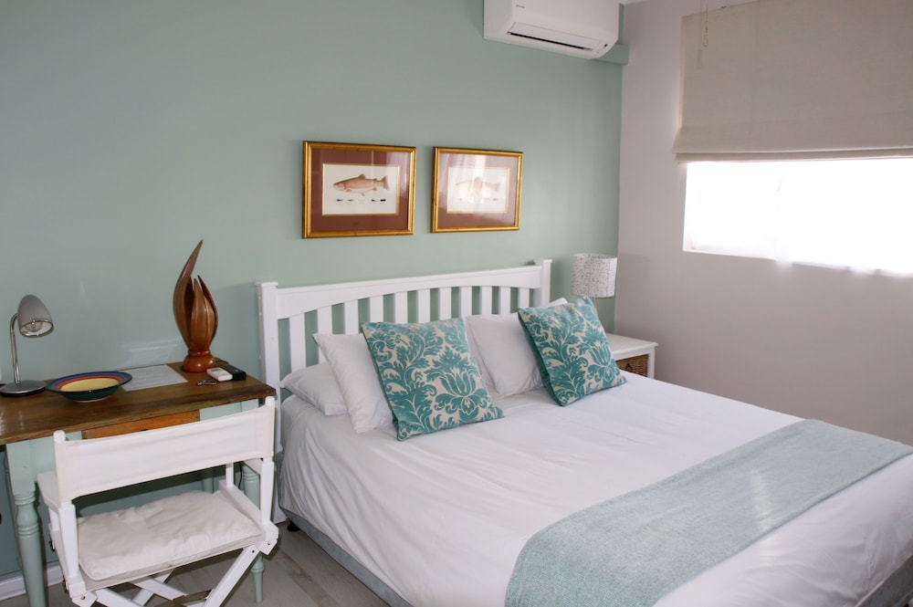 Dolphin Inn Guest House