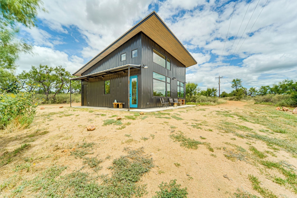 20-acre Property w/ Trail: Hill Country Hideaway!