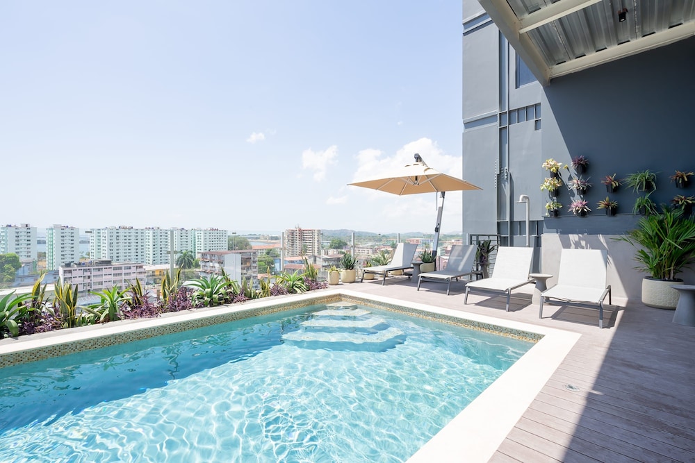 w Comfy 1BR w Perfect Balcony in Casco View