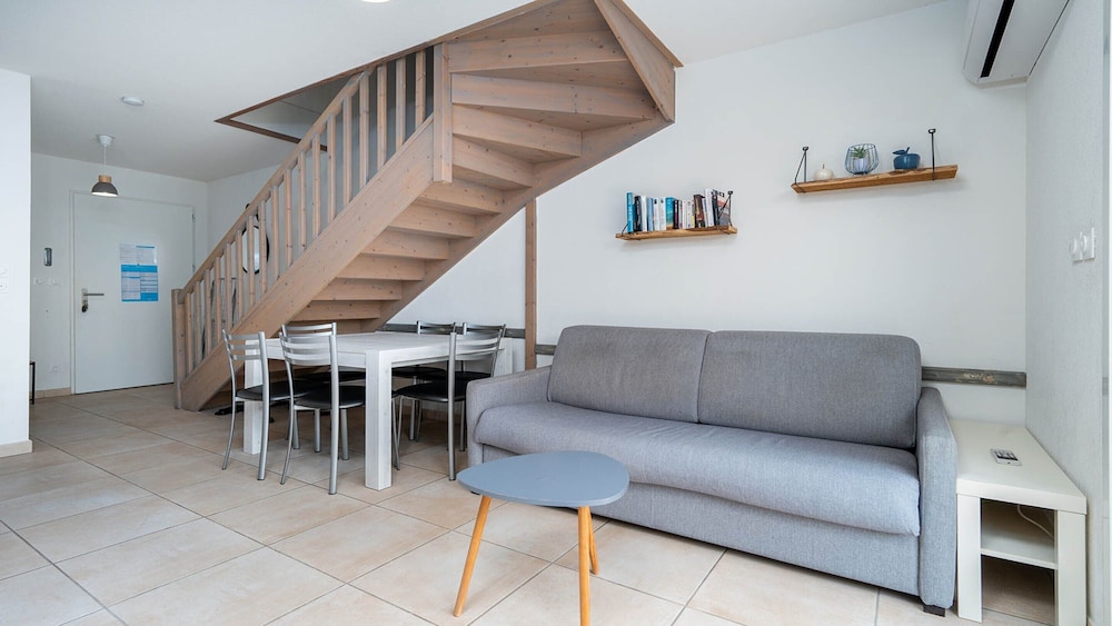 Charming Villa by Serignan Beach