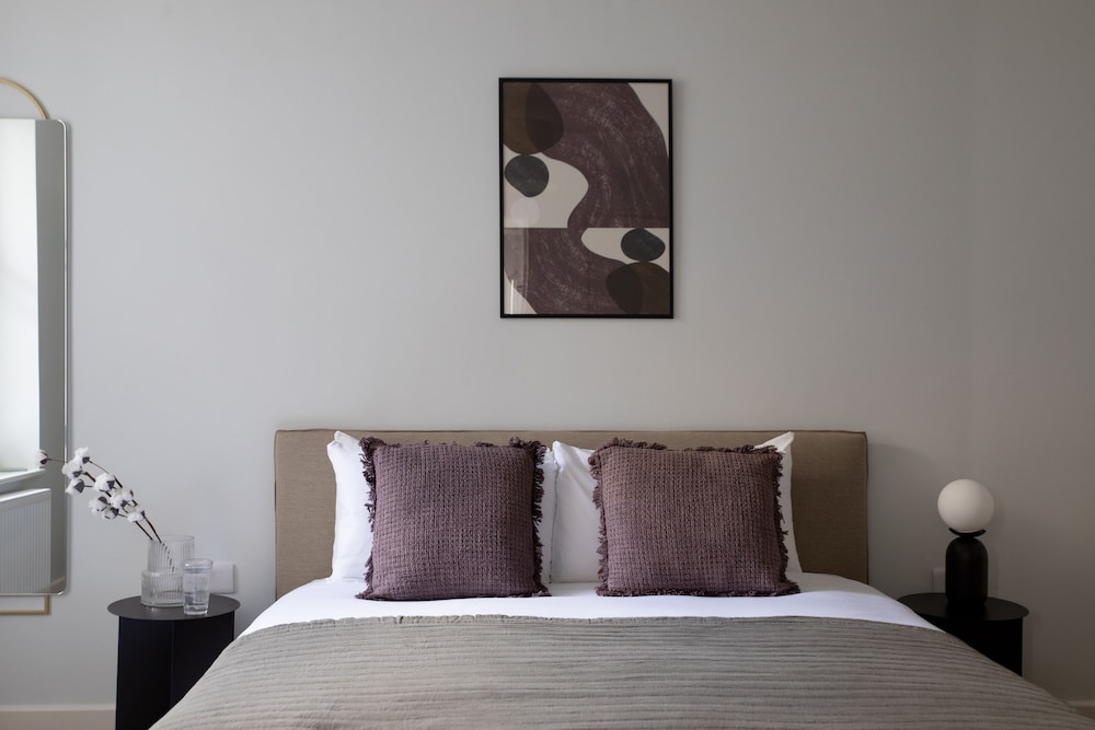 Gulaid House Knightsbridge by Bob W London