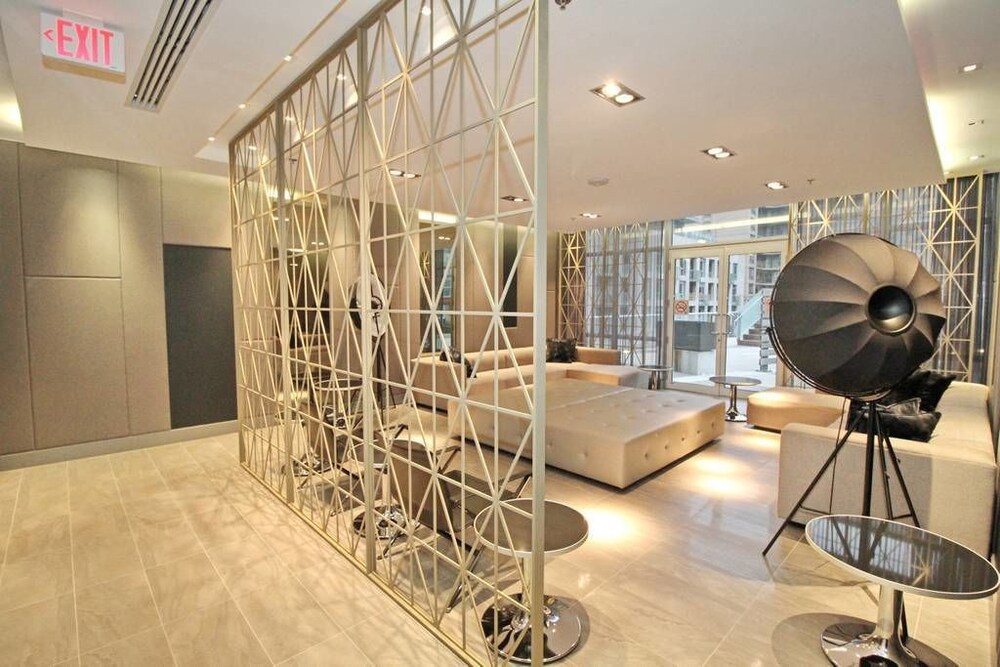 Executive 1 BD in the heart of Entertainment District photo 2