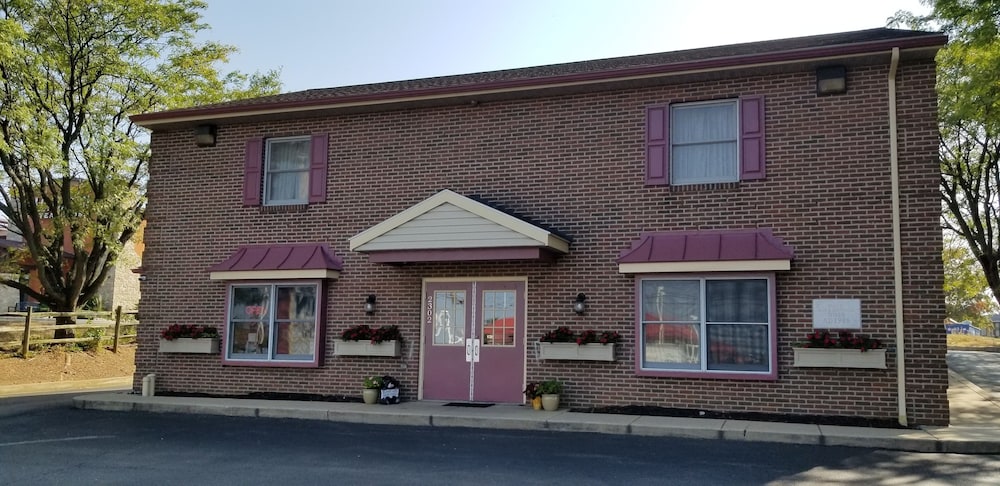 Hotel Classic Inn - Image 1