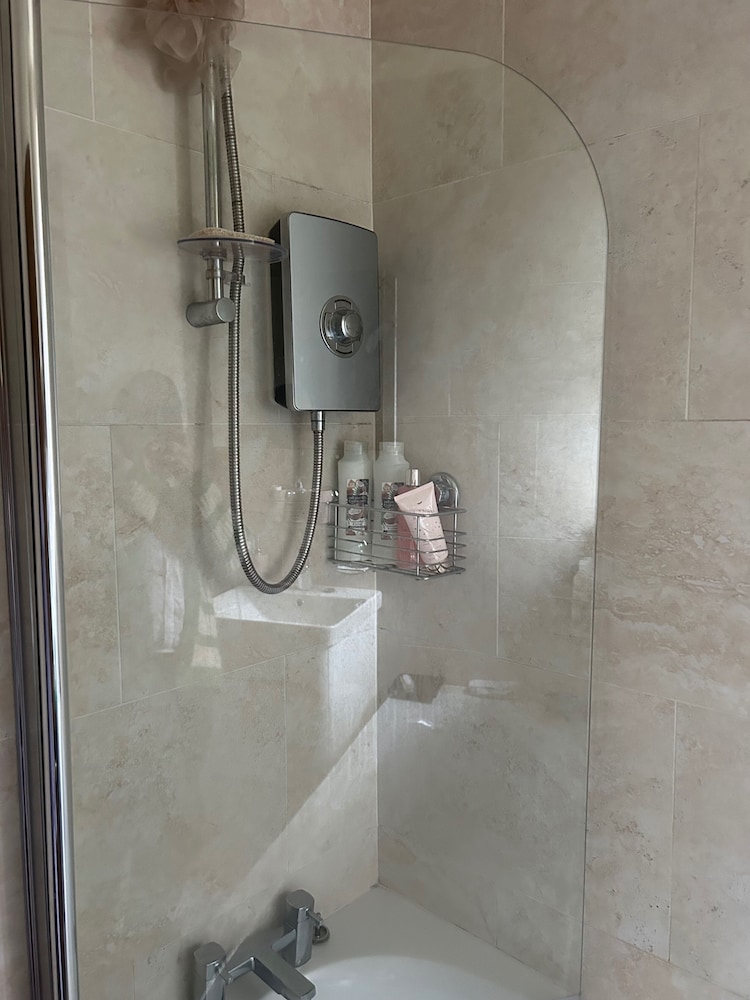 6guests-parking-petsok-familyfriendly-garden