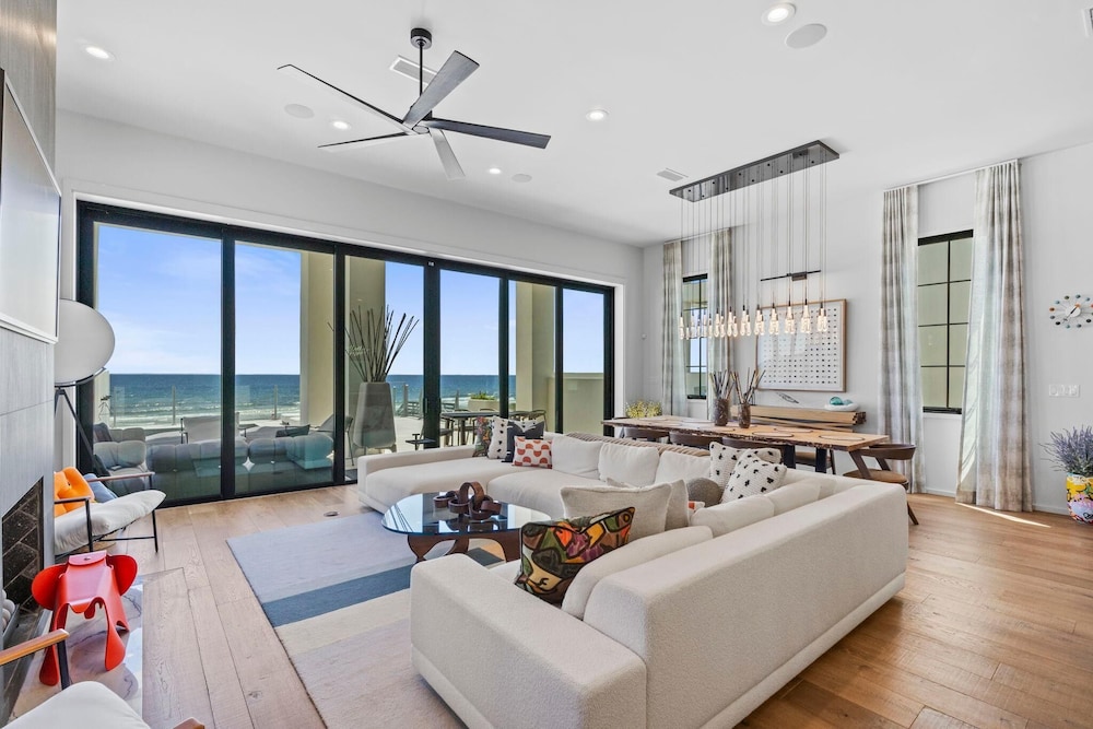 Casa Playa at Eleanor Beach