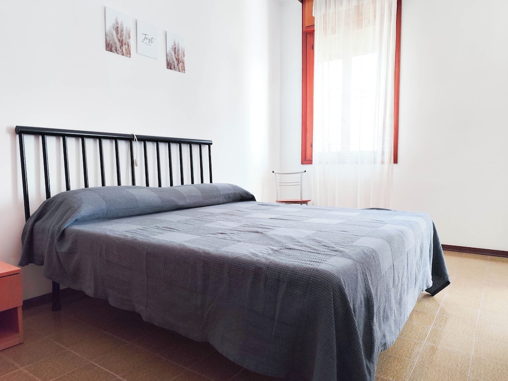 Seaside Studio Apartment With Balcony