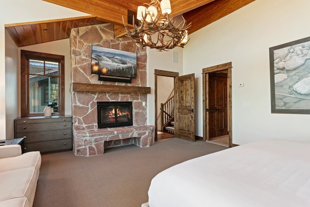 Stag Lodge at Deer Valley Resort - Four Bedroom Residence with Loft and Spa #29 4 Condo