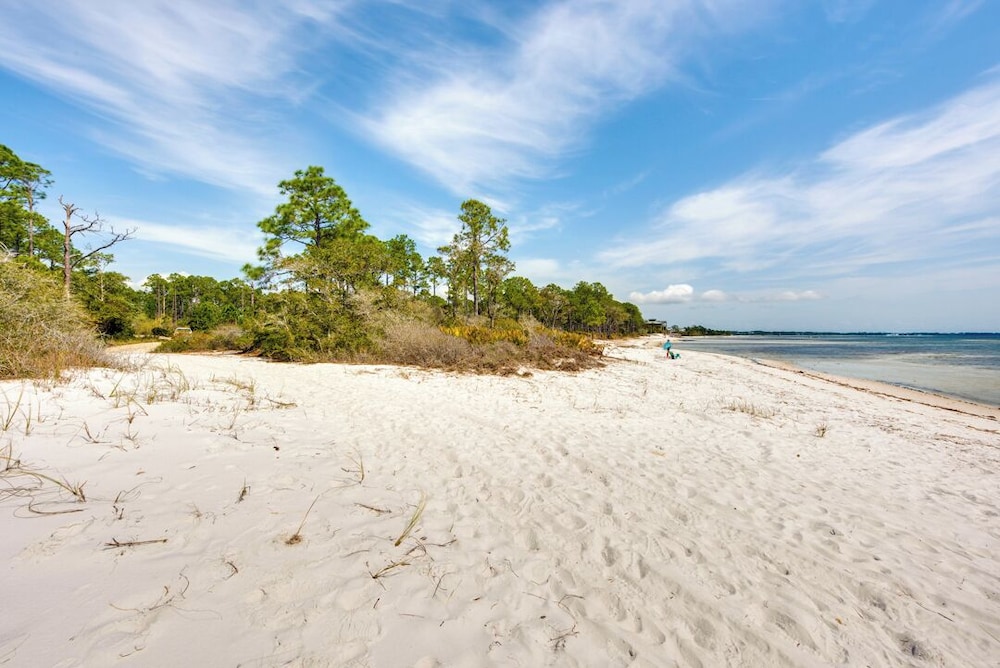 Ride to Shore: St Teresa Beach House w/ Bikes!