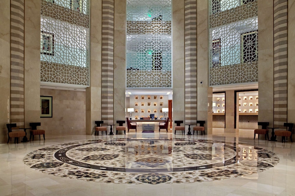 Hilton Luxor Resort & Spa - Image 2