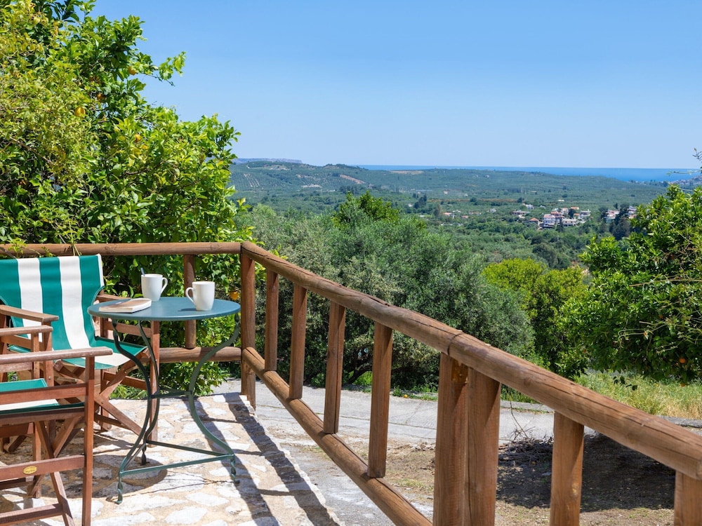 Charming Holiday Home in Maheri
